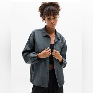 NWOT Athleta Lunar Sheen Shirt Top Women's Size L Blue   Overshirt Activewear